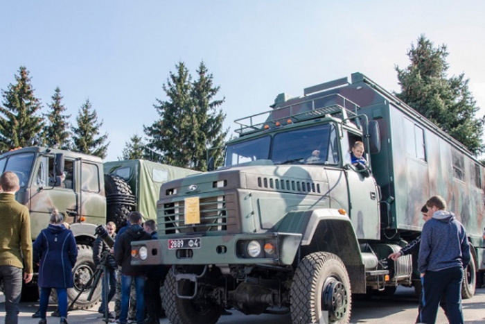 Техніка КрАЗ демонструє міць і потенціал Національної гвардії